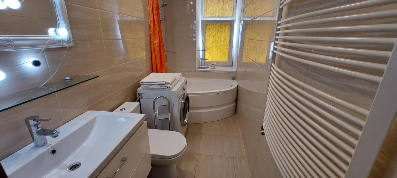 Parkcosylux Two Bedrooms Apart Free Parking Riga Exterior photo